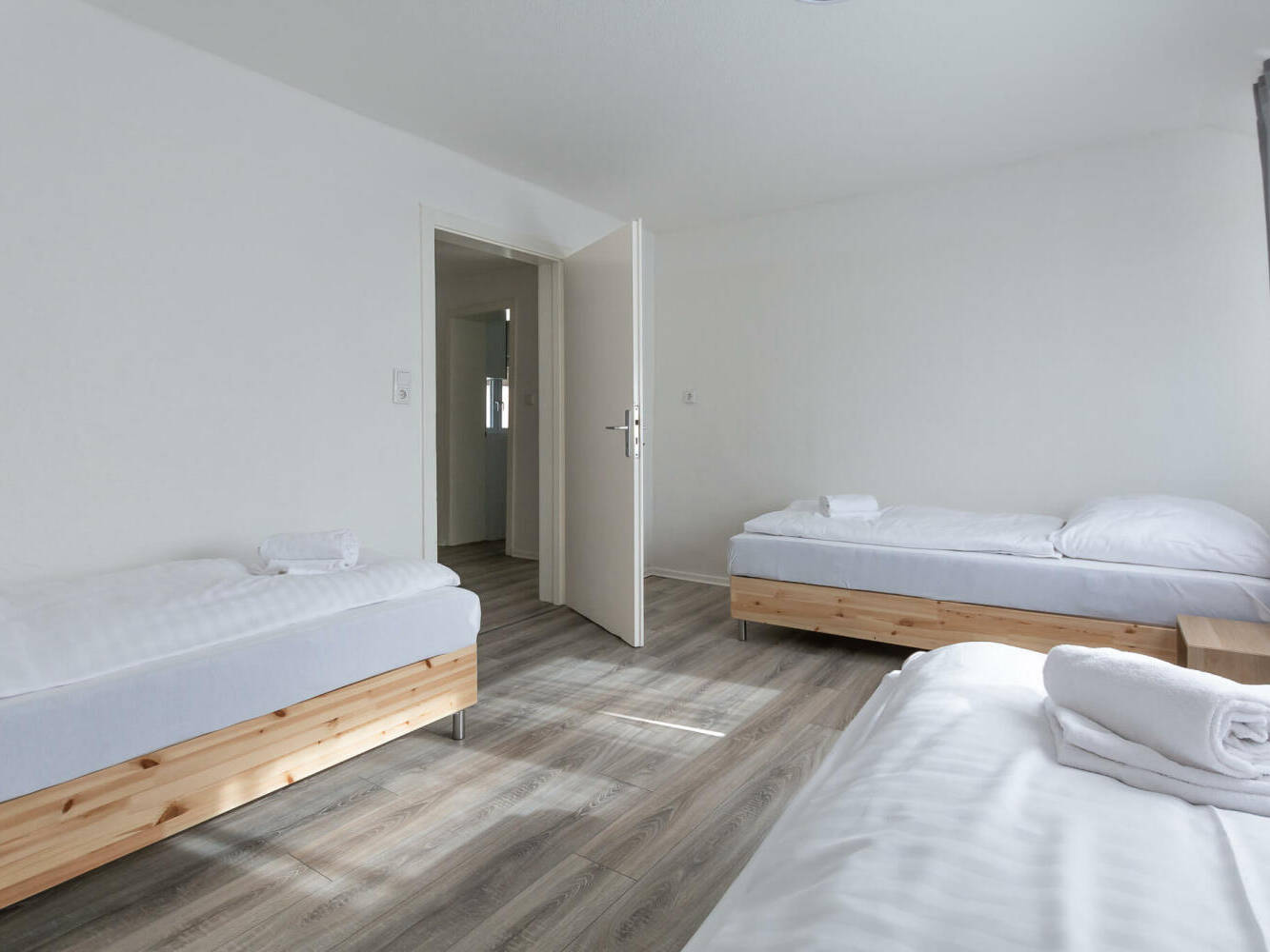 Workers' accommodations, workers' apartments, rent, book, North Rhine-Westphalia, 1a4af859e4d1e022a620662fe84c33850bafa1fe320ec92df135144d2e17a914-1,