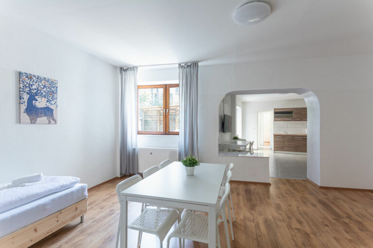 DU Schulstraße 28a EG