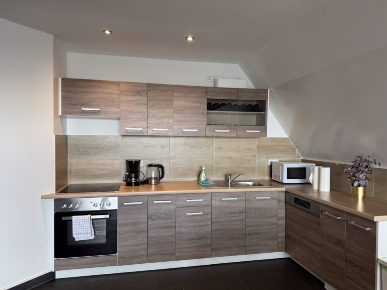 W Heinsberger Straße 35 2OG Apt. 4