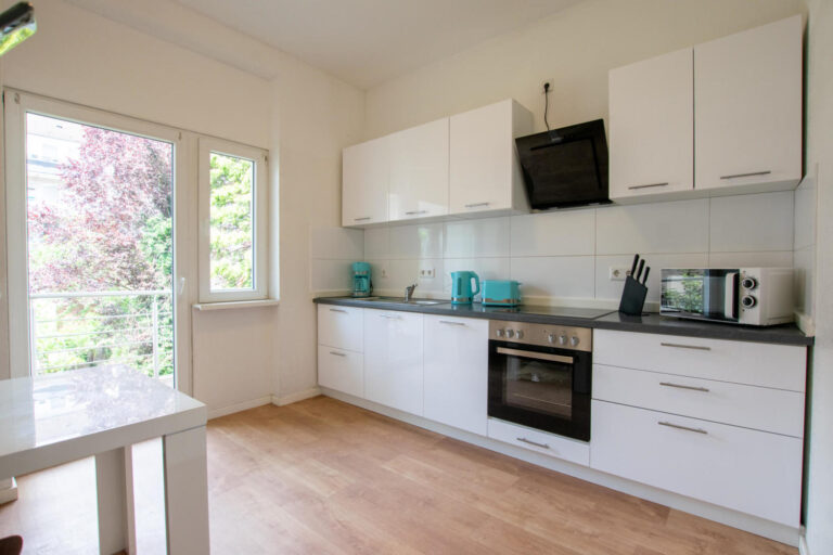 Duisburg – 4 Zimmer Apartment – Balkon – 2OG