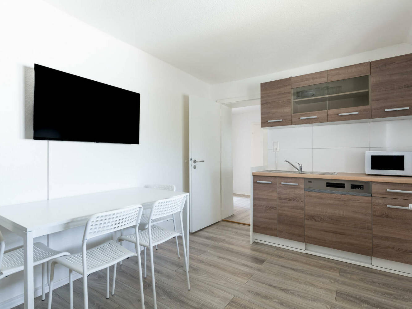 Workers' rooms, workers' apartments, rent, book, North Rhine-Westphalia, e6e023e338783b9d629c5e9571d73a33f361fae881acb5b6611d29cdcff5a39b-1,