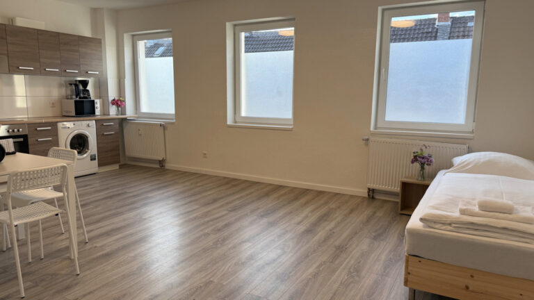 Krefeld – Alte Linnerstr. 64 – 3.OG Hinten Apt. 8