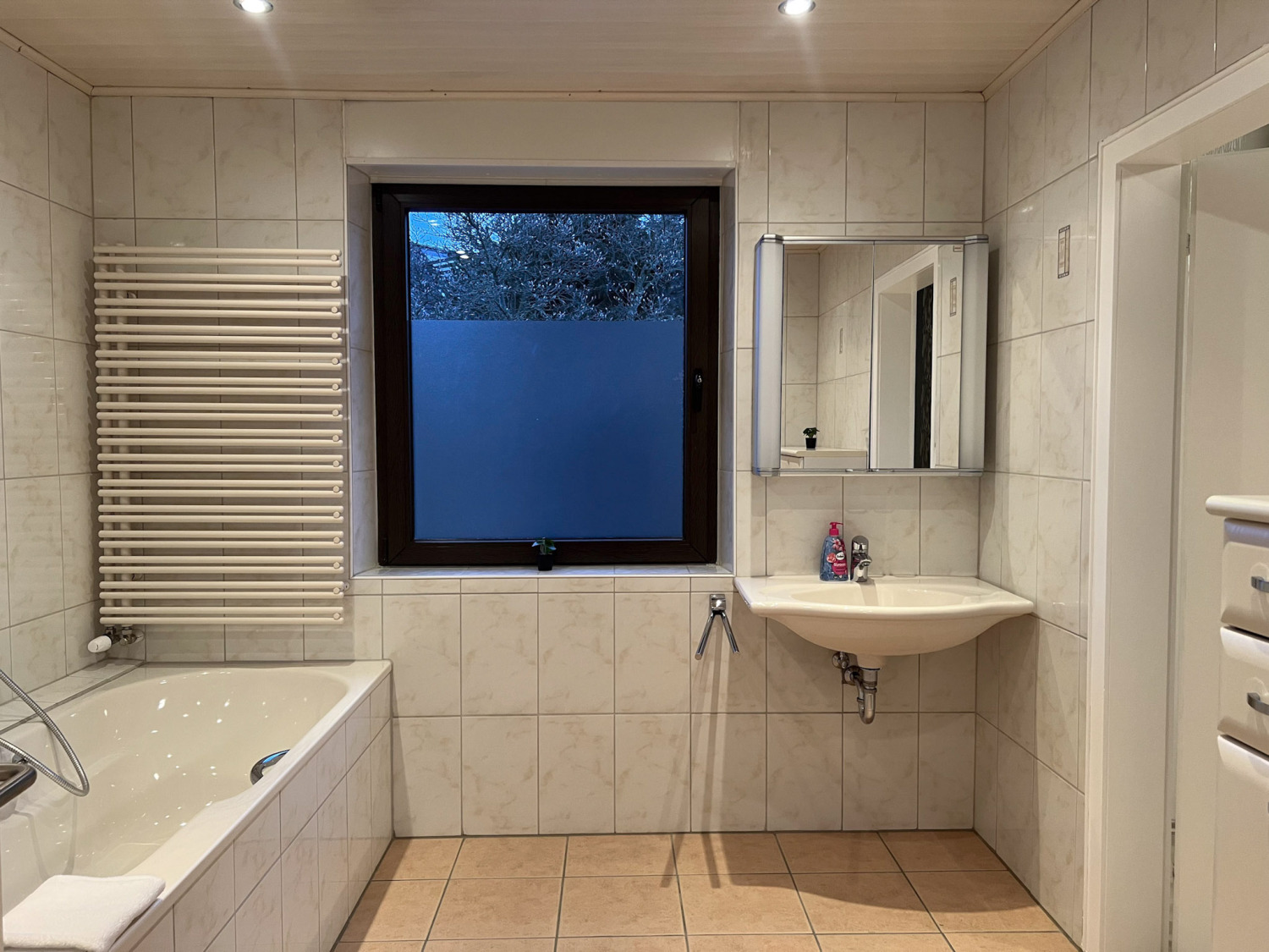 Monteurzimmer, Monteurwohnung, Mieten, Buchen, NRW, ba2a31d4583f2463bd835b503bc7d54652b9bcc937447b15d69ca3b991e0ad96-1, Monteurzimmer, Monteurwohnung, Mieten, Buchen, NRW, ba2a31d4583f2463bd835b503bc7d54652b9bcc937447b15d69ca3b991e0ad96-1,